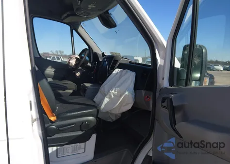 2017 Mercedes-Benz Sprinter 2500 Standard Roof V6 z USA, uszkodzony, nr VIN WDAPE7CD5HP525746